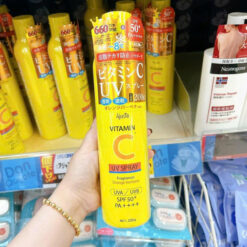 Xịt chống nắng Ajuste UV spray Vitamin C Nhật Bản